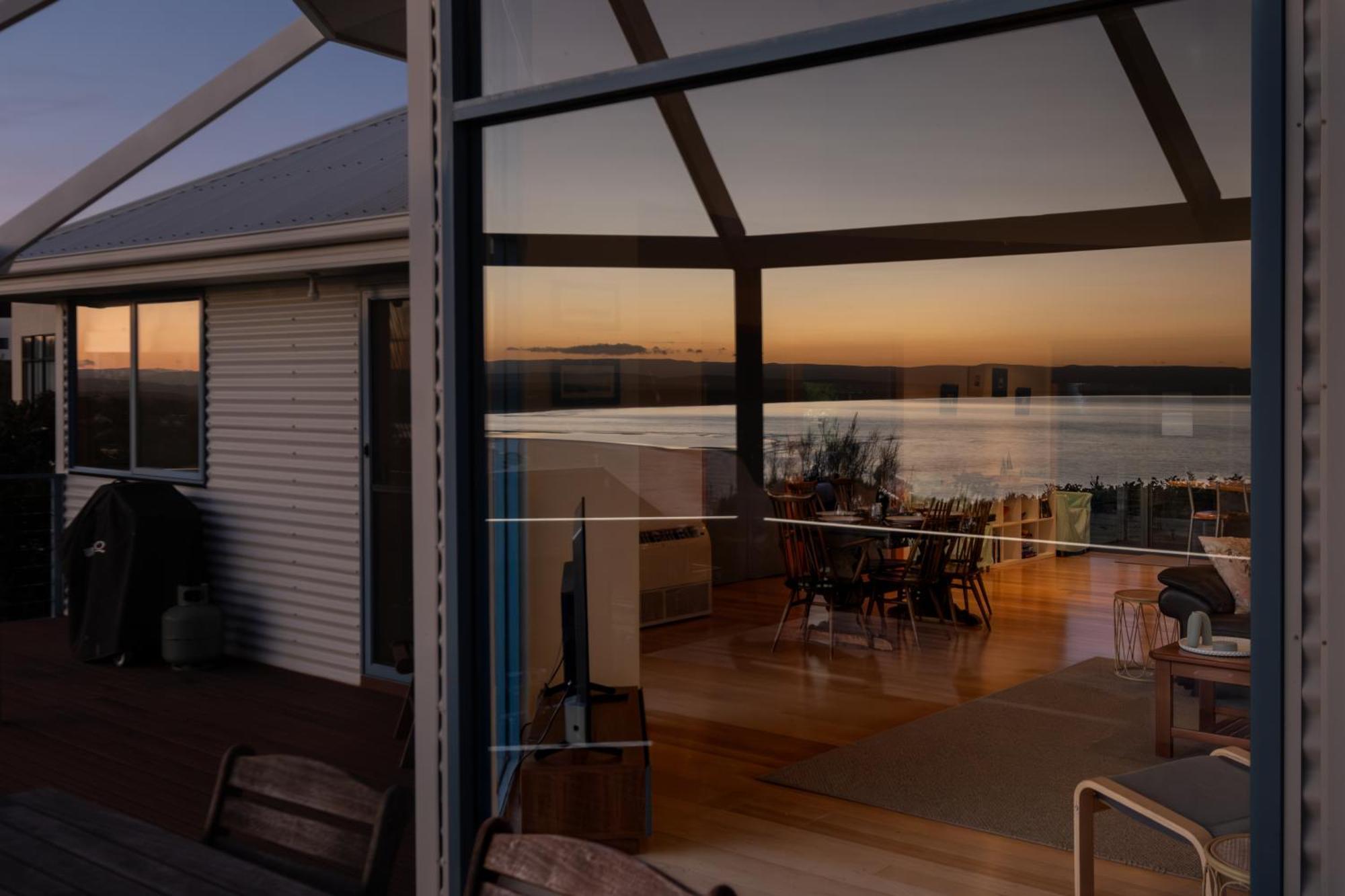 Waterline Holiday Home Coles Bay Exterior photo